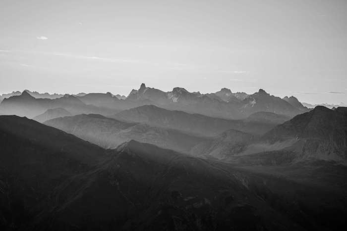 Layers Schwarz-Weiss @ Johannes Muxel